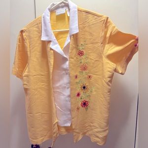 Alfred Dunner top in yellow